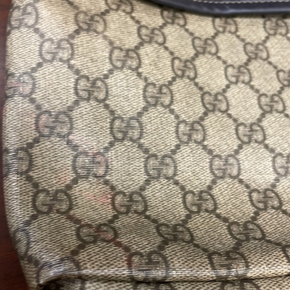 Vintage Gucci GG Supreme Monogram Small Crossbody Flap Bag serial #223666 - Picture 7 of 16